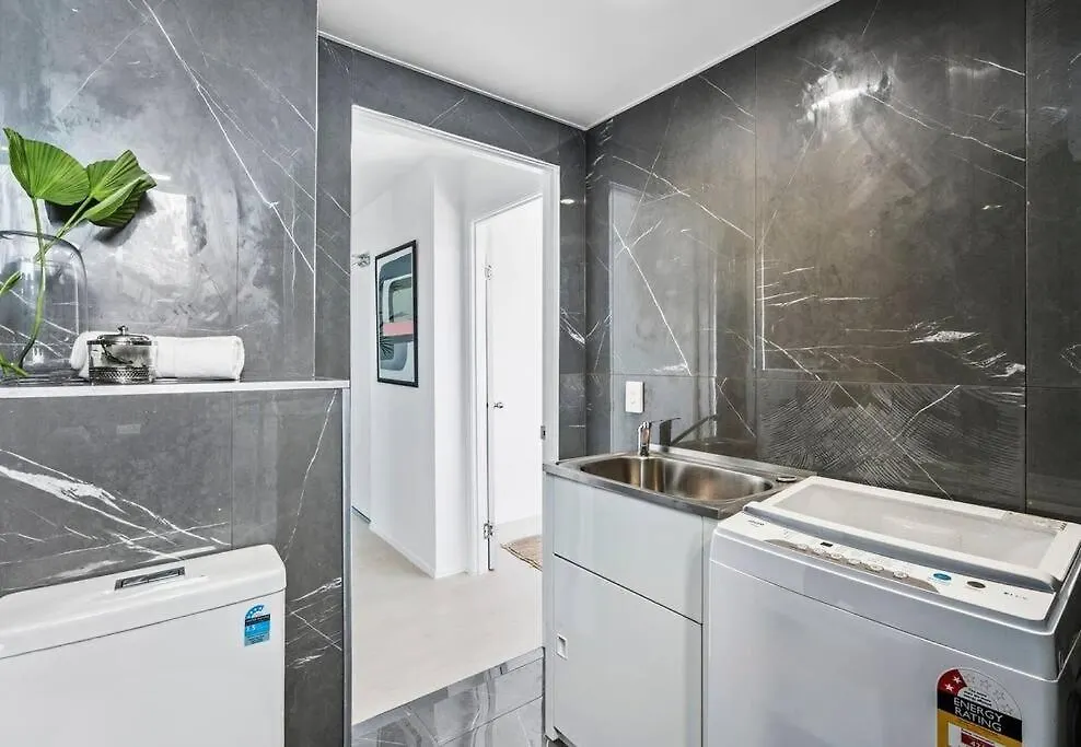Luxe 2 Bedroom Oceanview Retreat On Fern Gold Coast